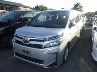 Цена авто Toyota Voxy с аукционов Японии, номер кузова ZWR80G, пробег 141 000, оценка 