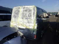 Цена авто Toyota Voxy с аукционов Японии, номер кузова ZWR80G, пробег 141 000, оценка 