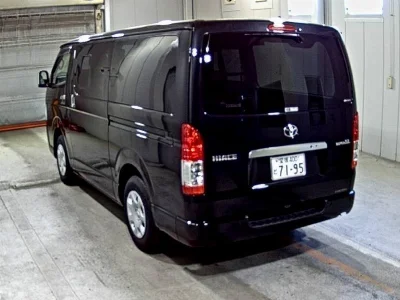 TOYOTA HIACE VAN