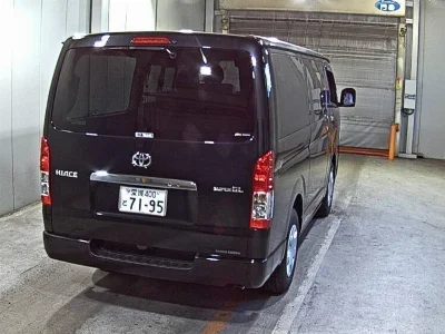 TOYOTA HIACE VAN