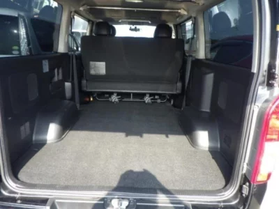TOYOTA REGIUS VAN