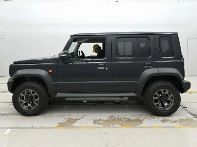 SUZUKI JIMNY NOMADE