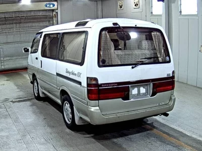 TOYOTA HIACE