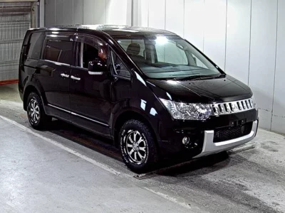 MITSUBISHI DELICA D5