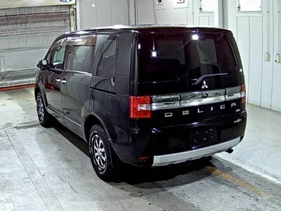 MITSUBISHI DELICA D5
