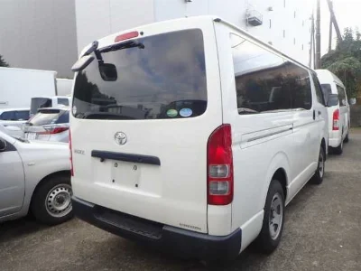 TOYOTA HIACE VAN