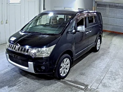 MITSUBISHI DELICA D5