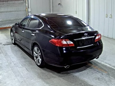 NISSAN FUGA
