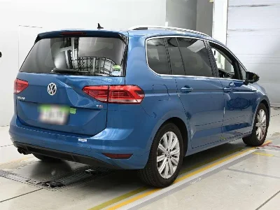 VOLKSWAGEN GOLF TOURAN