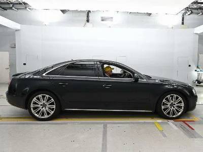 AUDI A8