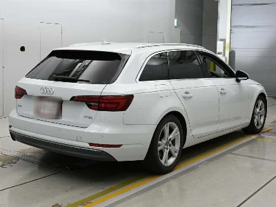 AUDI A4 AVANTE