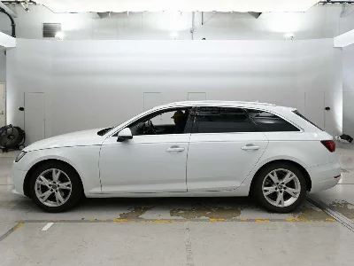 AUDI A4 AVANTE