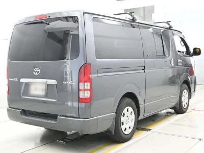 TOYOTA REGIUS VAN
