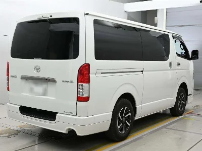 TOYOTA HIACE VAN