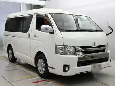 TOYOTA REGIUS VAN