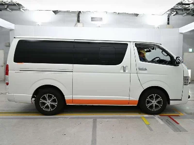 TOYOTA REGIUS VAN
