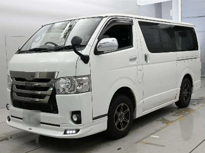 TOYOTA HIACE VAN
