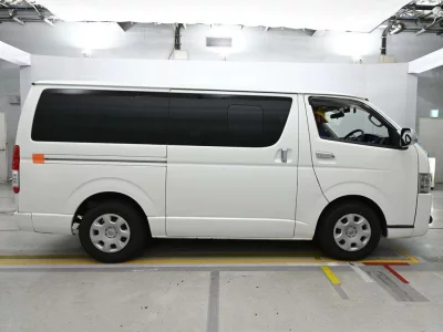 TOYOTA REGIUS VAN
