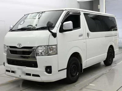 TOYOTA HIACE VAN