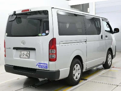 TOYOTA REGIUS VAN