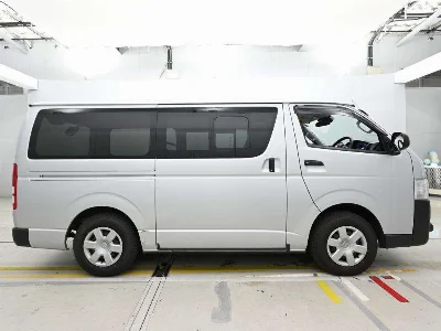 TOYOTA REGIUS VAN
