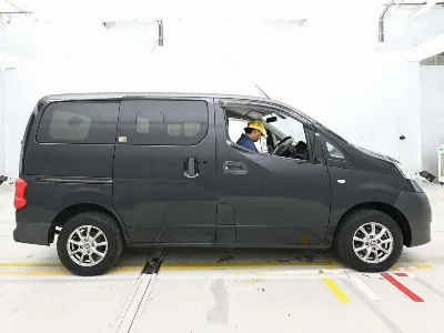 NISSAN NV200
