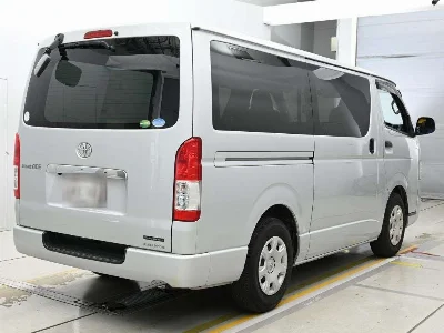 TOYOTA REGIUS VAN