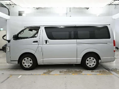TOYOTA REGIUS VAN