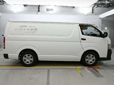 TOYOTA REGIUS VAN
