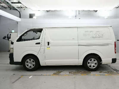 TOYOTA REGIUS VAN