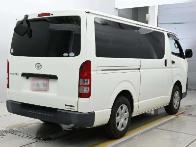 TOYOTA REGIUS VAN