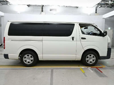 TOYOTA REGIUS VAN