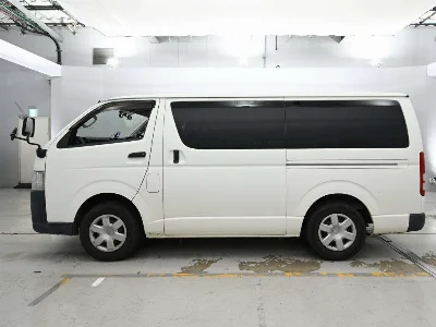 TOYOTA REGIUS VAN
