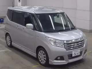 MITSUBISHI DELICA D2