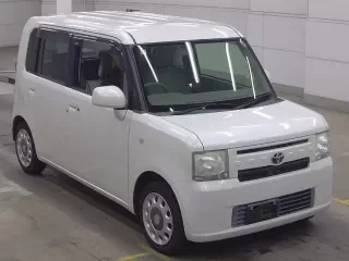 TOYOTA PIXIS SPACE