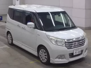 MITSUBISHI DELICA D2