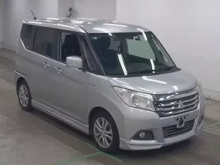 MITSUBISHI DELICA D2