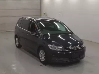 VOLKSWAGEN GOLF TOURAN