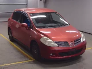 NISSAN TIIDA