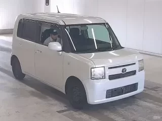 TOYOTA PIXIS SPACE