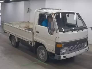 TOYOTA HIACE TRUCK