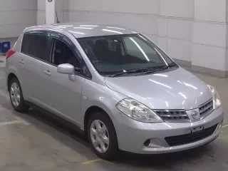 NISSAN TIIDA