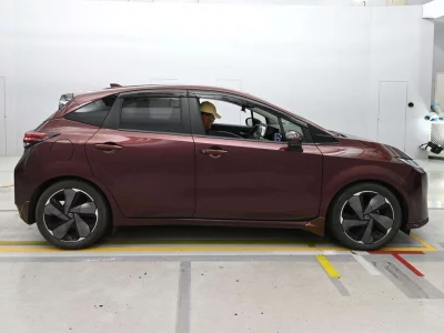 NISSAN AURA