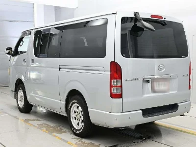 TOYOTA REGIUS VAN