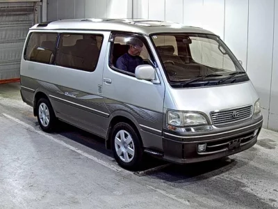 TOYOTA HIACE