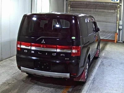 MITSUBISHI DELICA D5