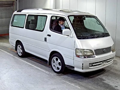 TOYOTA HIACE