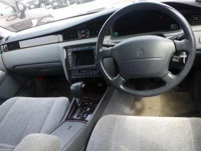 TOYOTA CROWN MAJESTA