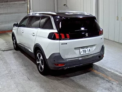PEUGEOT 5008