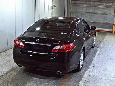 NISSAN FUGA